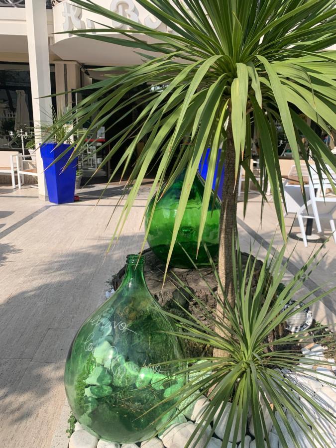 Hotel Baby B&B Milano Marittima Kültér fotó