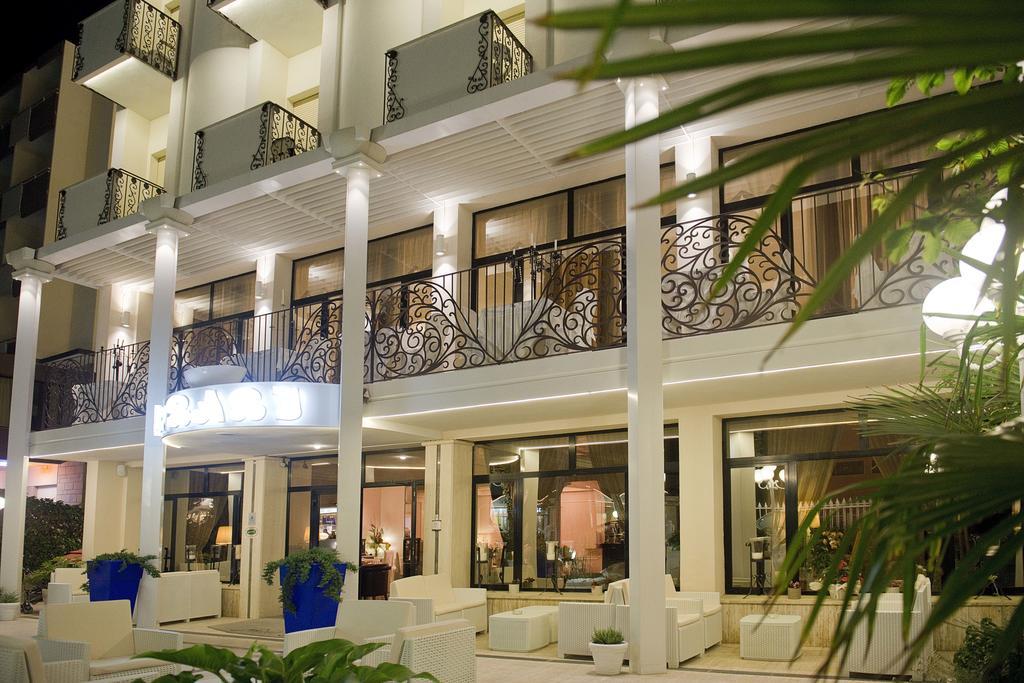 Hotel Baby B&B Milano Marittima Kültér fotó
