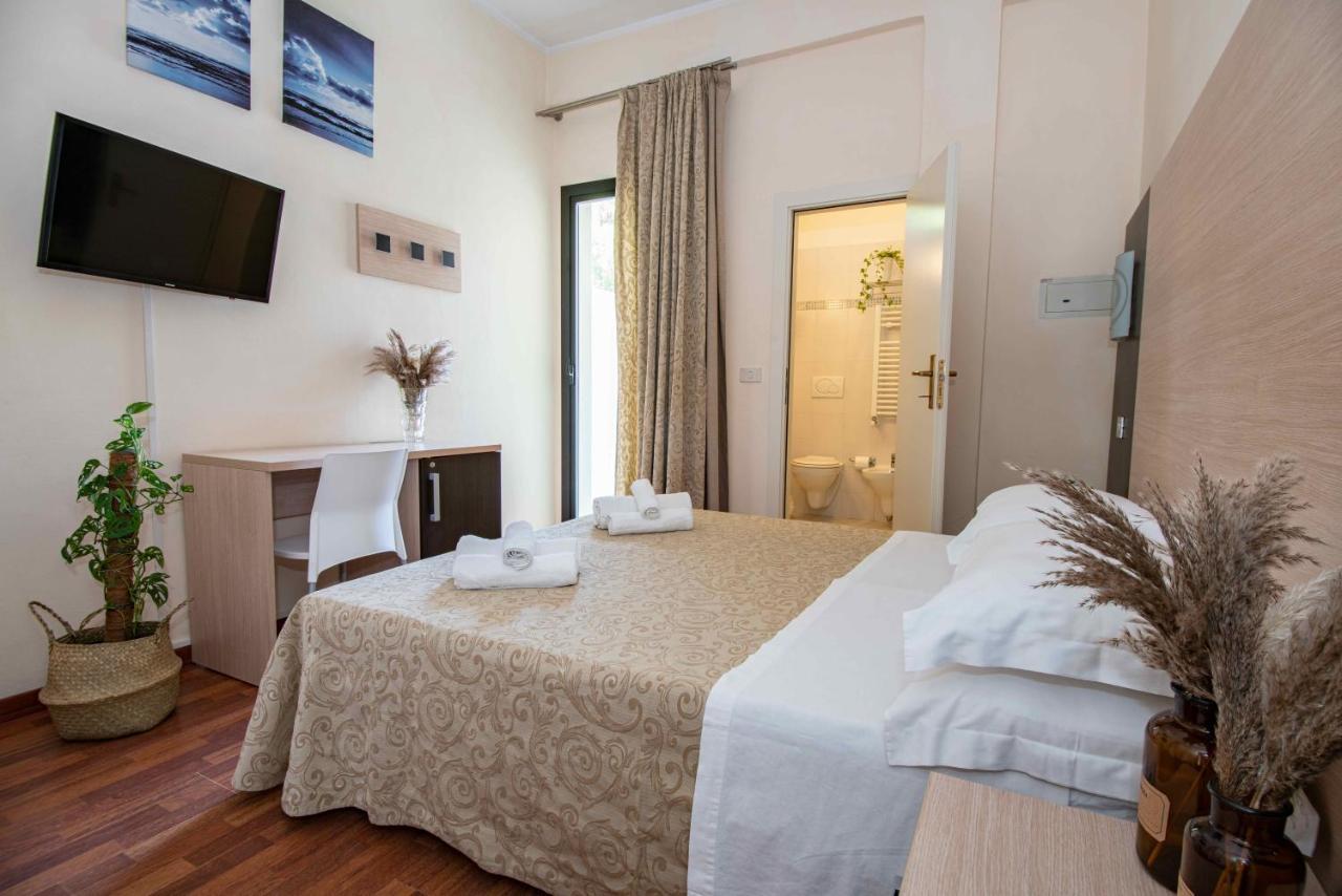 Hotel Baby B&B Milano Marittima Kültér fotó