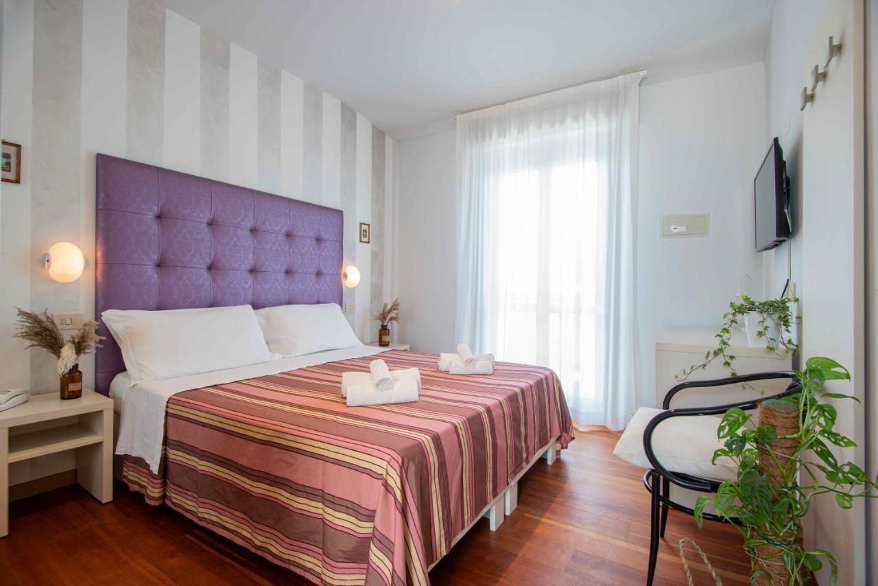 Hotel Baby B&B Milano Marittima Kültér fotó