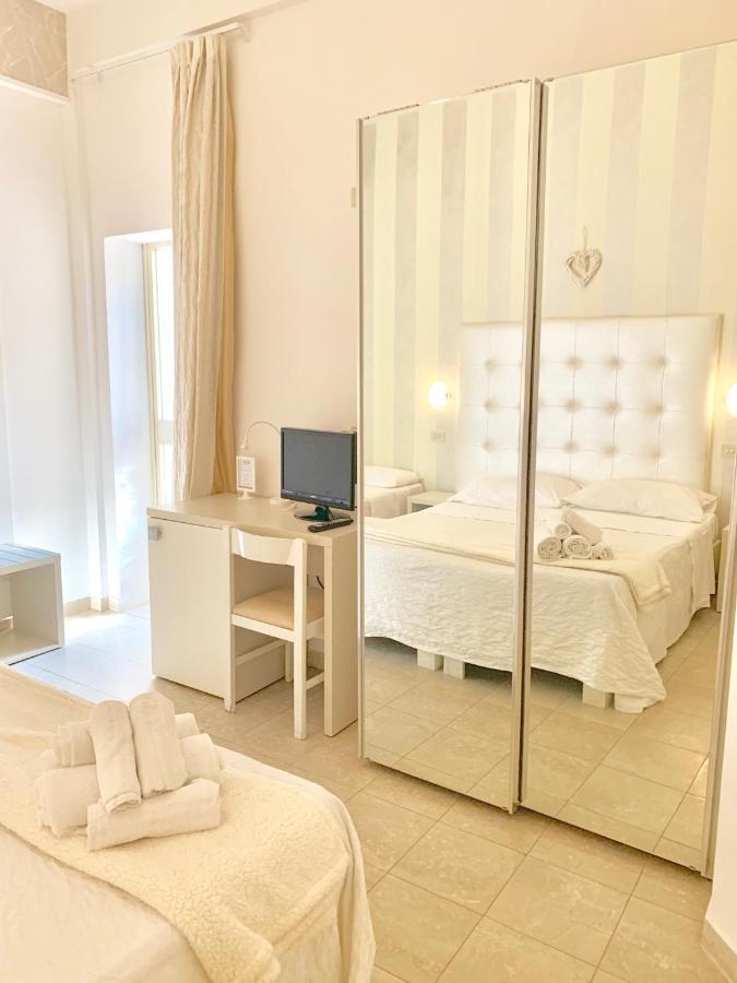 Hotel Baby B&B Milano Marittima Kültér fotó