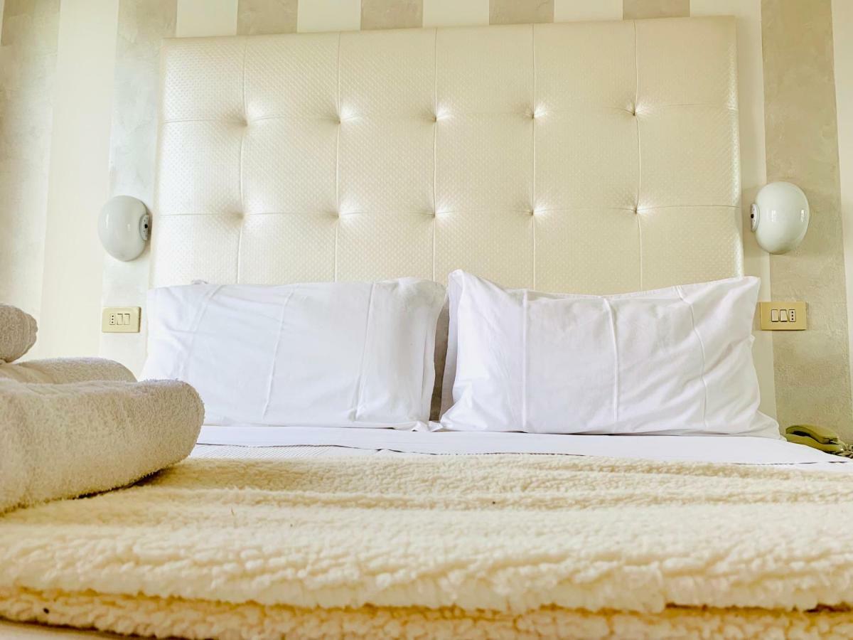 Hotel Baby B&B Milano Marittima Kültér fotó