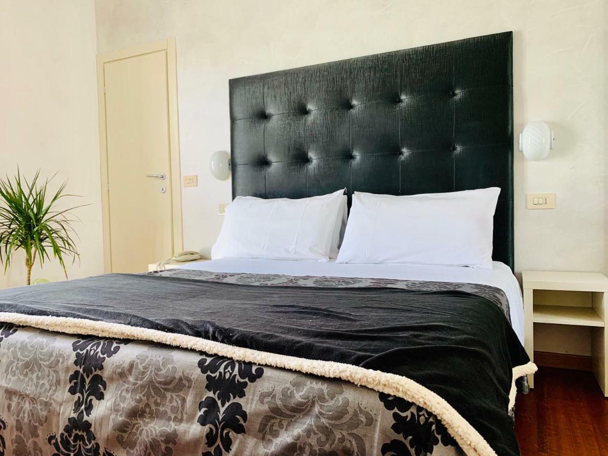 Hotel Baby B&B Milano Marittima Kültér fotó