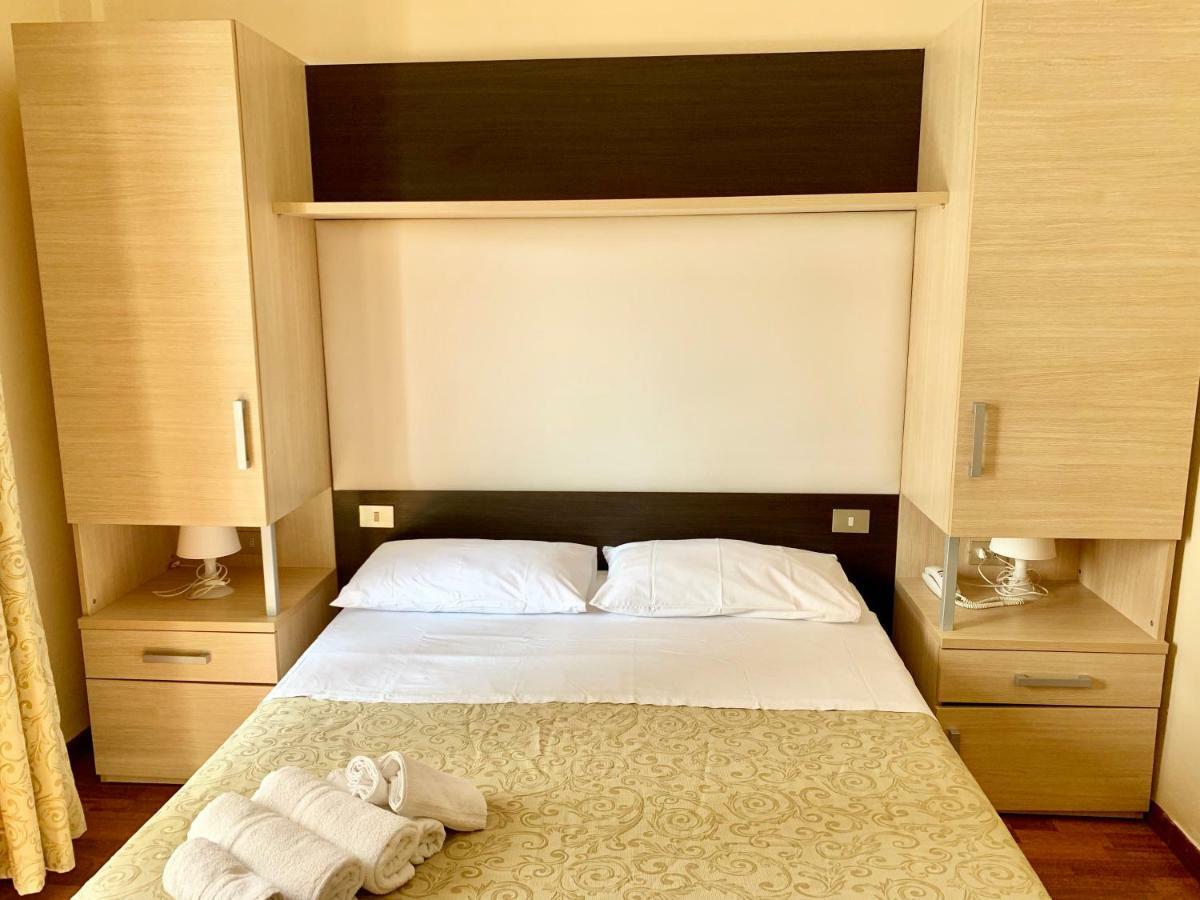 Hotel Baby B&B Milano Marittima Kültér fotó